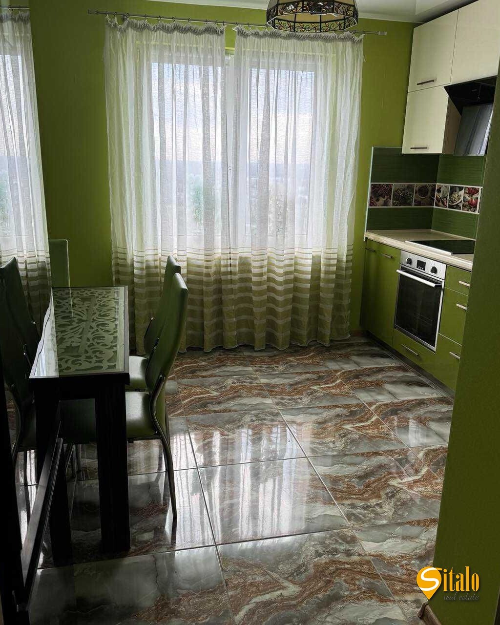 Продаж 2-кімнатної квартири 72 м², Макаренка вул., 1А