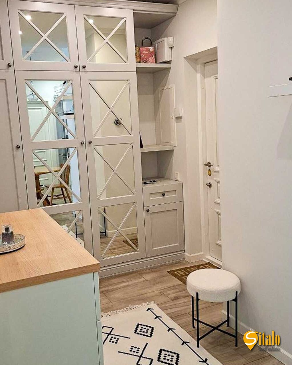 Продажа 2-комнатной квартиры 76.6 м², Драгоманова ул., 2