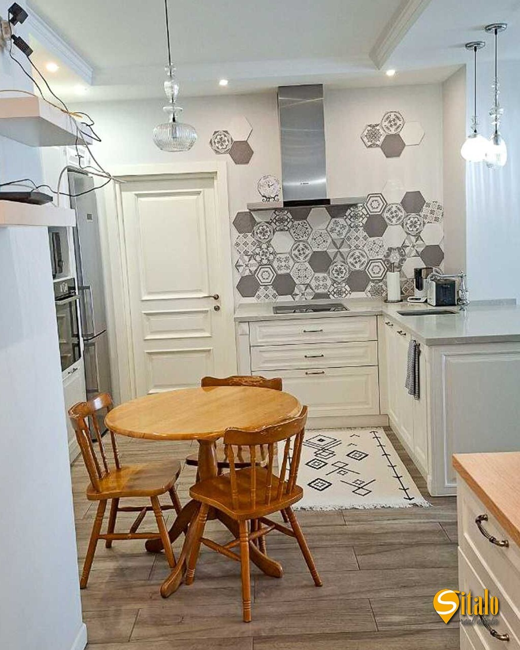 Продажа 2-комнатной квартиры 76.6 м², Драгоманова ул., 2