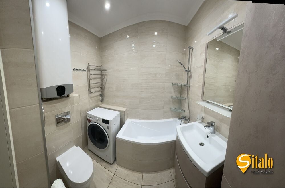 Продажа 4-комнатной квартиры 80 м², Каховская ул., 62А