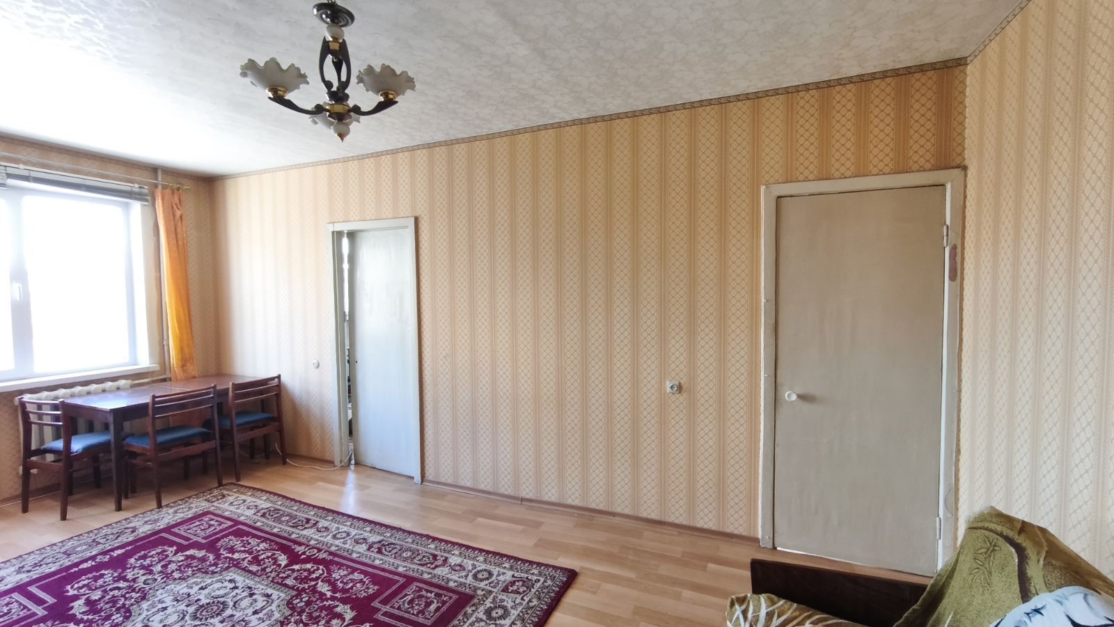 Продаж 4-кімнатної квартири 68 м², Зернова вул.