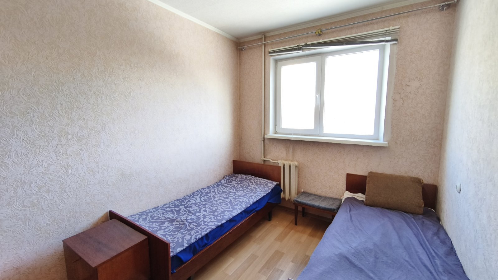 Продаж 4-кімнатної квартири 68 м², Зернова вул.