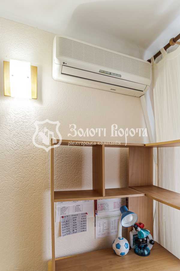 Продажа 3-комнатной квартиры 56.2 м², Верховного Совета бул., 22