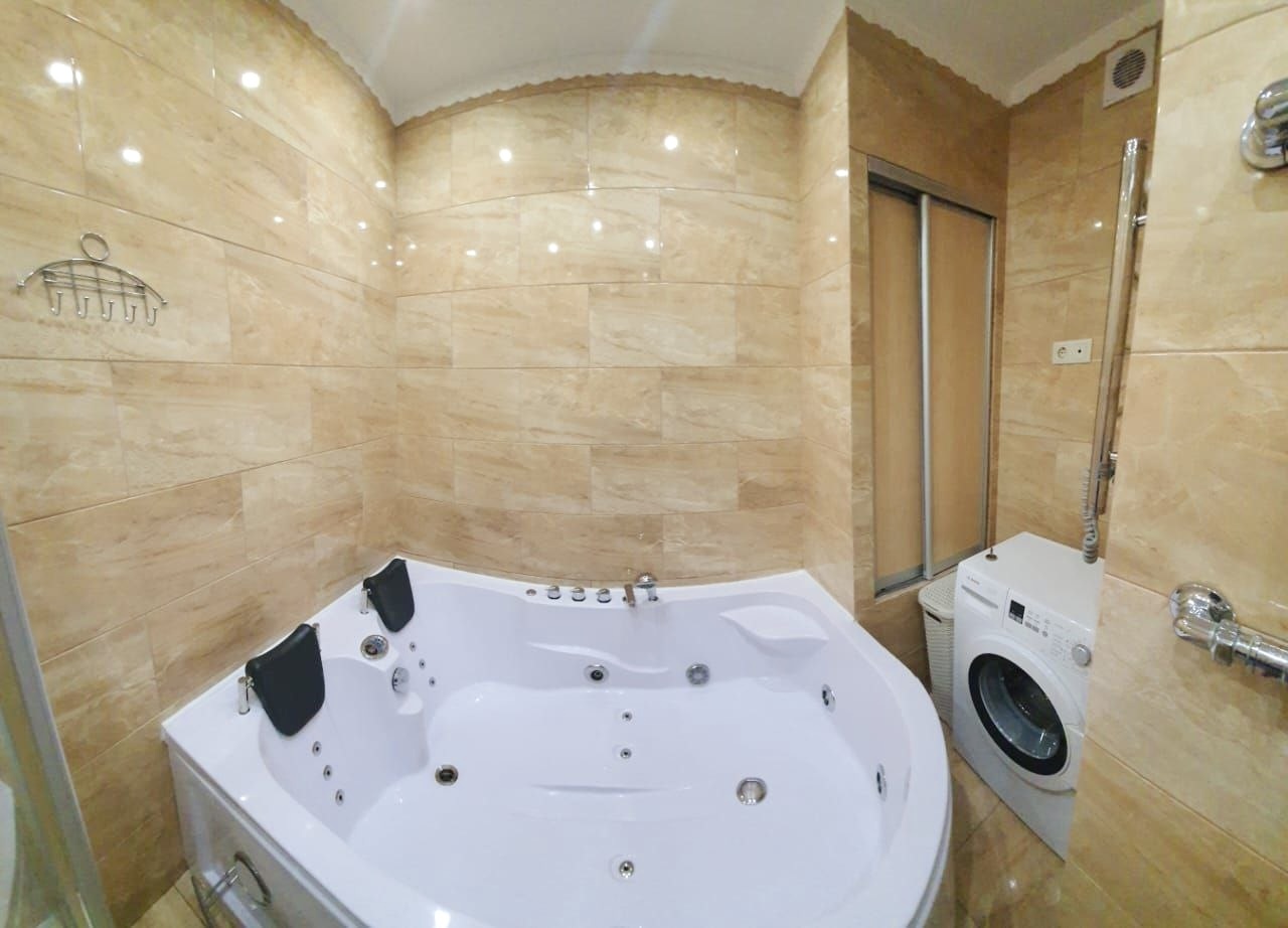 Продаж 3-кімнатної квартири 80 м², Ірпінська вул., 2