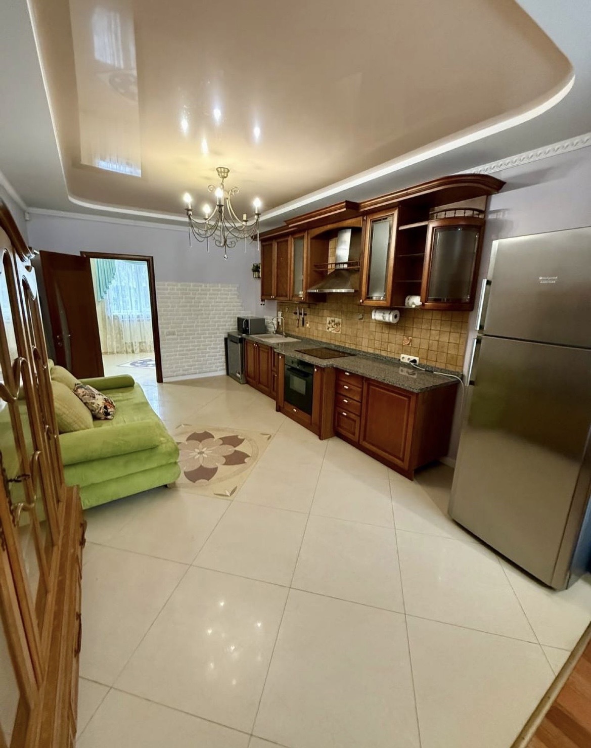 Оренда котеджу 257 м², 64-а Садова вул.