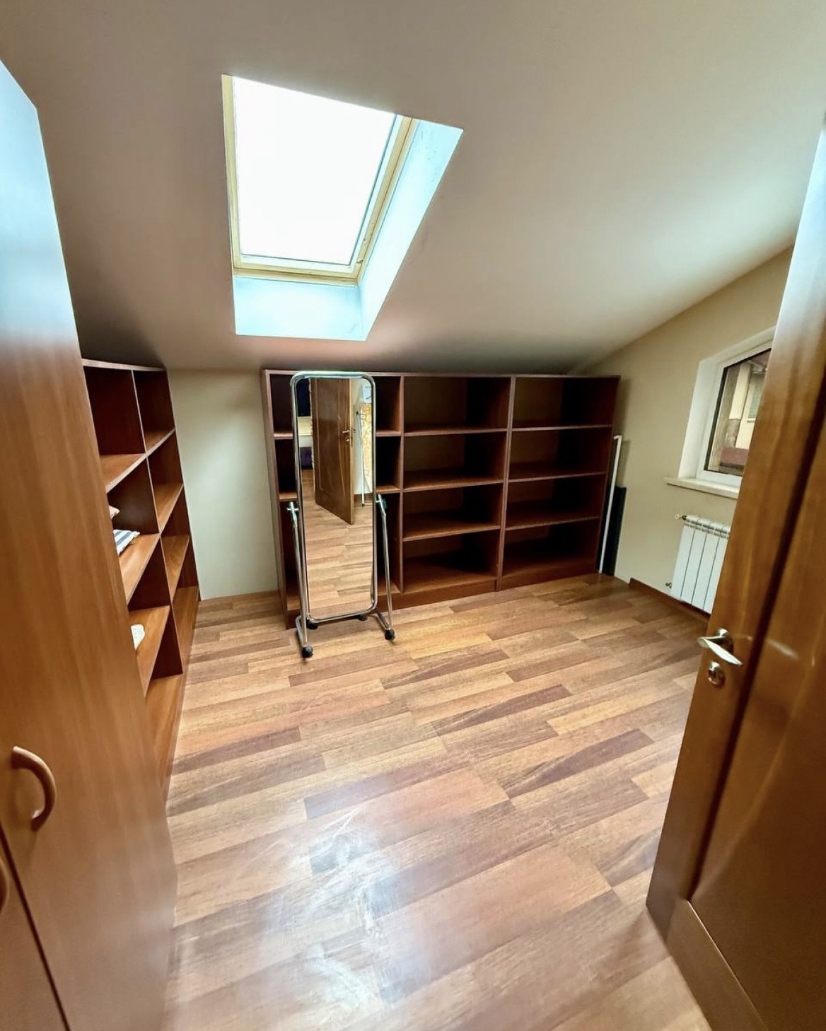 Оренда котеджу 257 м², 64-а Садова вул.