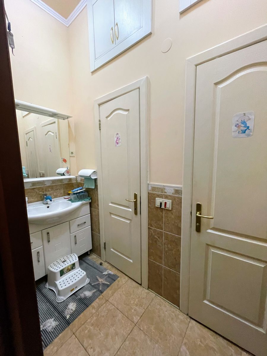 Продажа офиса 165 м², Варненская ул.