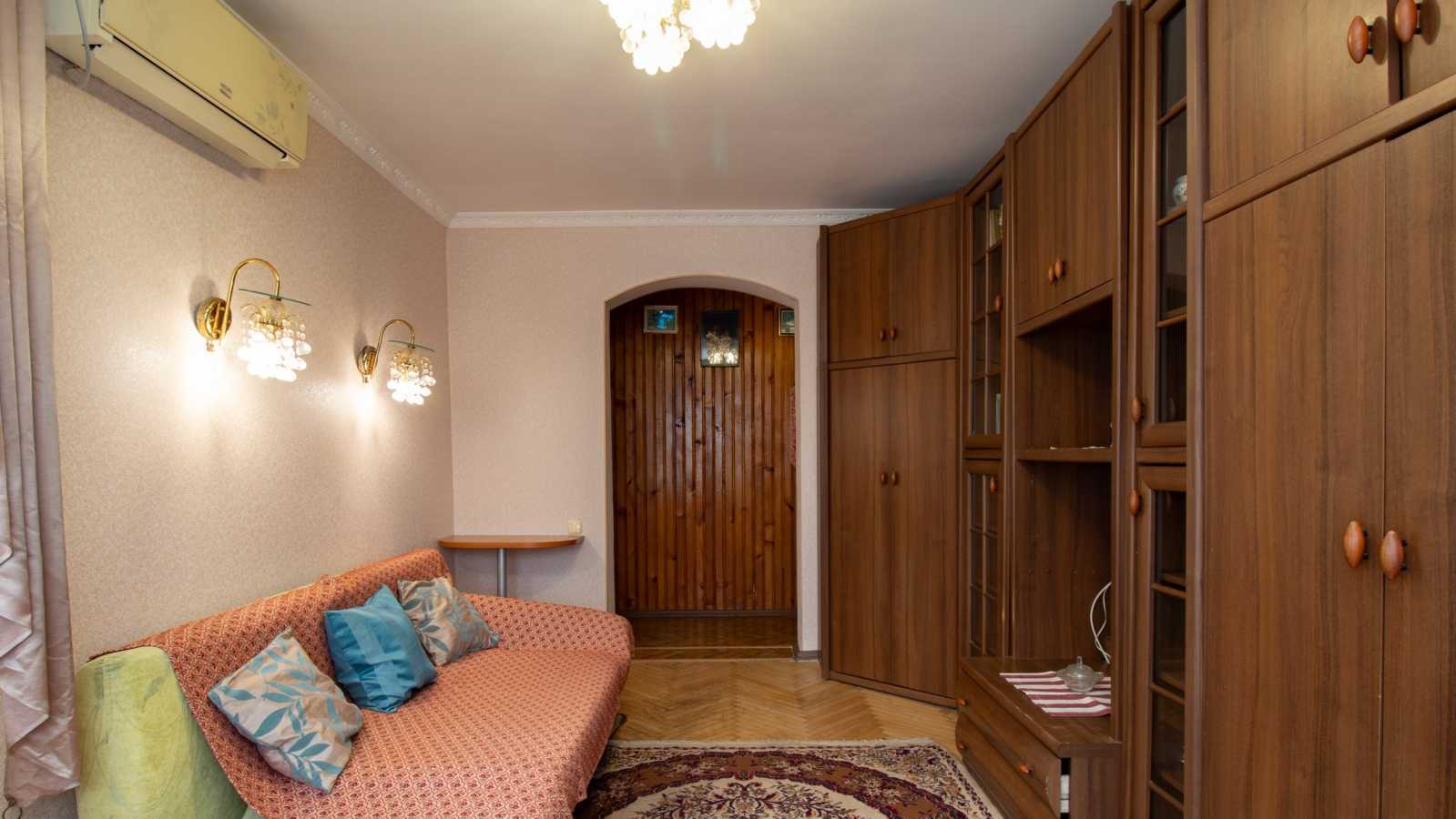 Продаж 2-кімнатної квартири 45.5 м², Дарницький бул., 17