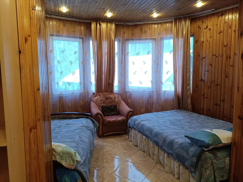 Оренда котеджу 187 м², Почайнинська вул.