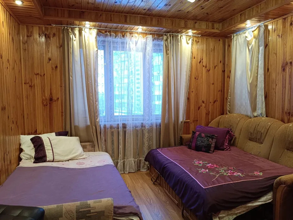 Оренда котеджу 187 м², Почайнинська вул.