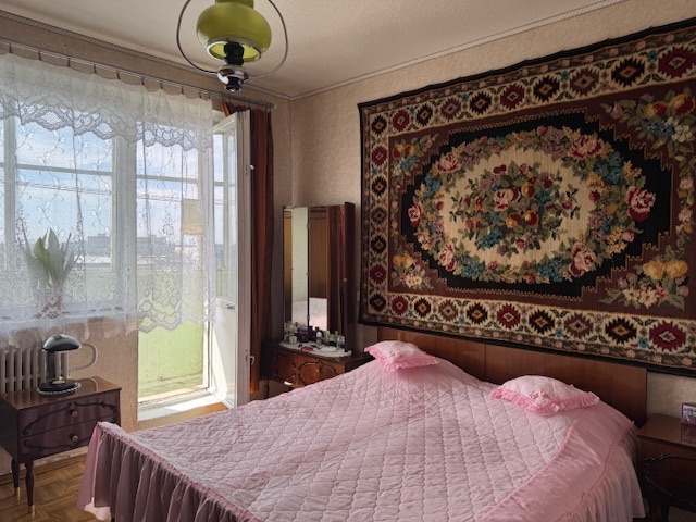 Продаж 2-кімнатної квартири 54 м², Валентинівська вул., 21