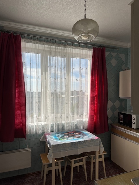 Продаж 2-кімнатної квартири 54 м², Валентинівська вул., 21