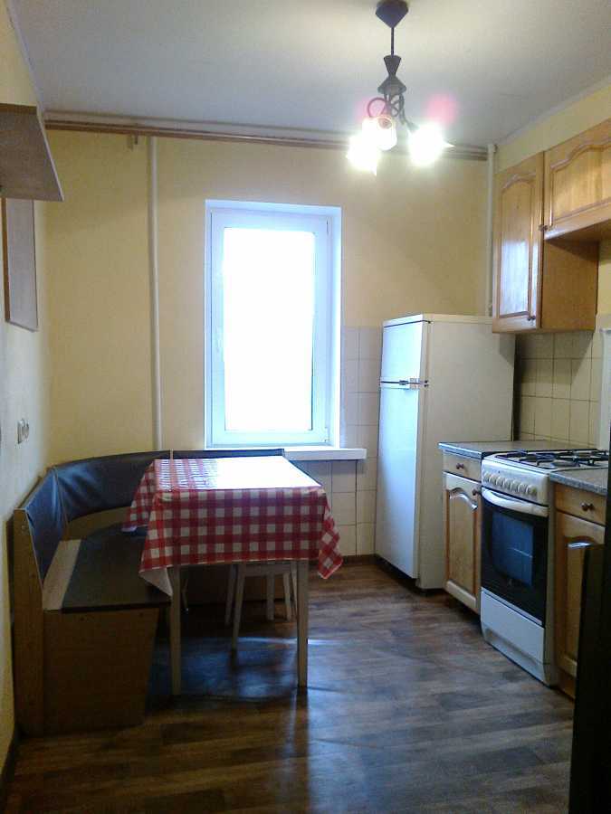 Продаж 1-кімнатної квартири 40 м², Автозаводська вул., 93