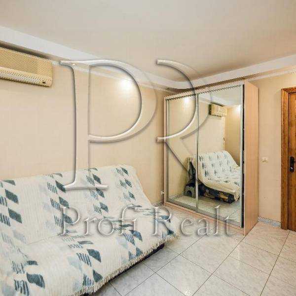 Продаж 3-кімнатної квартири 71 м², Павла Тичини просп., 8