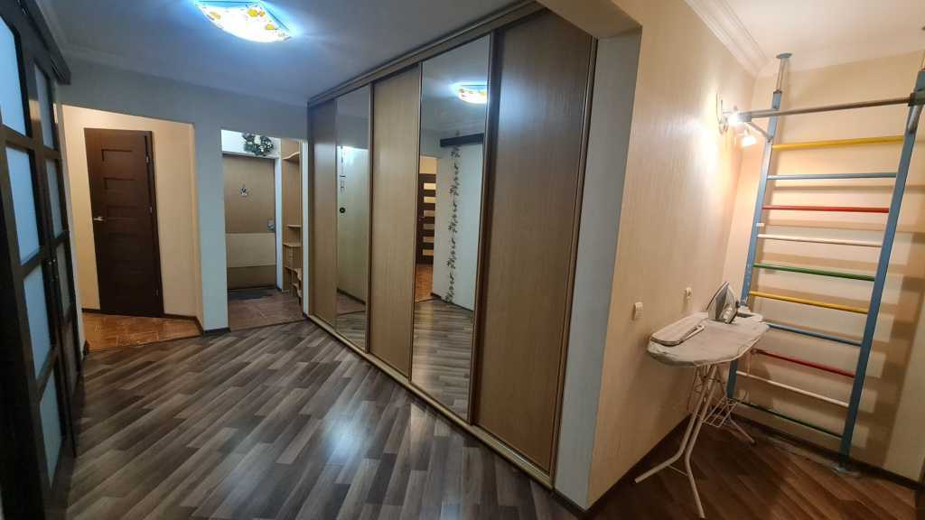 Оренда 3-кімнатної квартири 96 м², Святошинська пл., 1/1