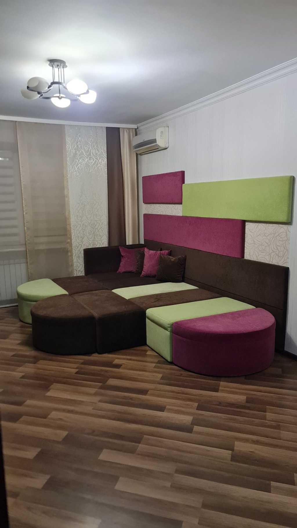 Оренда 3-кімнатної квартири 96 м², Святошинська пл., 1/1