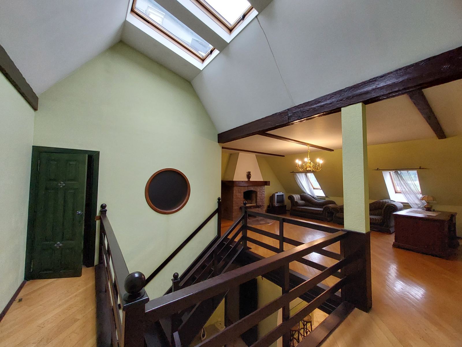 Оренда 3-кімнатної квартири 200 м², Костянтинівська вул.