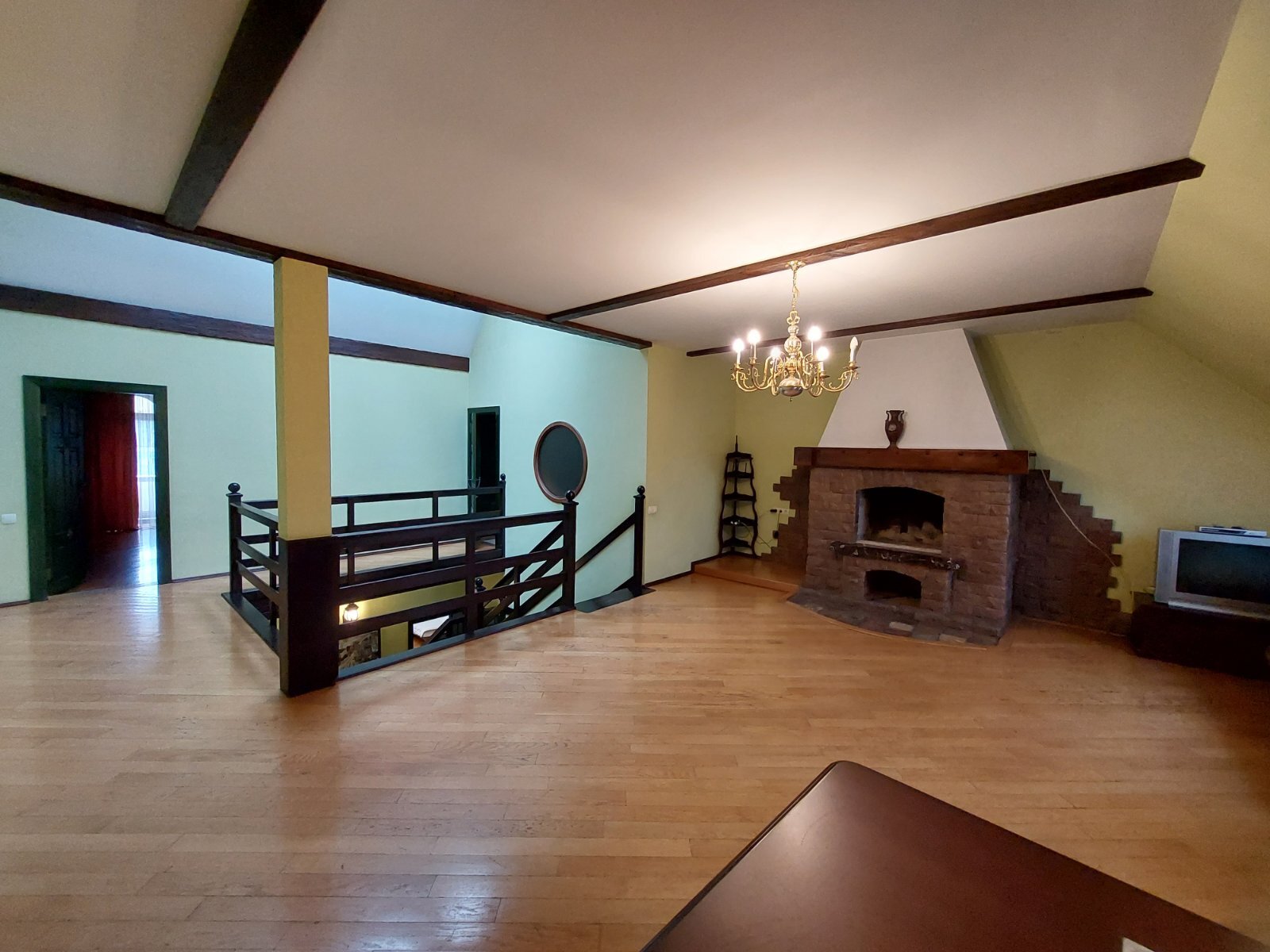 Оренда 3-кімнатної квартири 200 м², Костянтинівська вул.