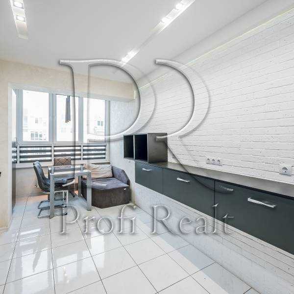 Продаж 3-кімнатної квартири 92 м², Жулянська вул., 1В