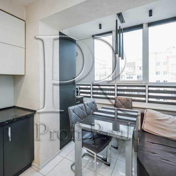 Продаж 3-кімнатної квартири 92 м², Жулянська вул., 1В