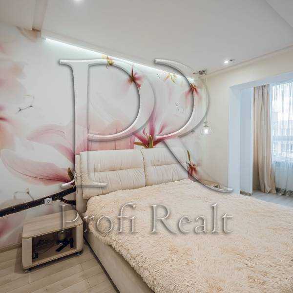 Продаж 3-кімнатної квартири 92 м², Жулянська вул., 1В