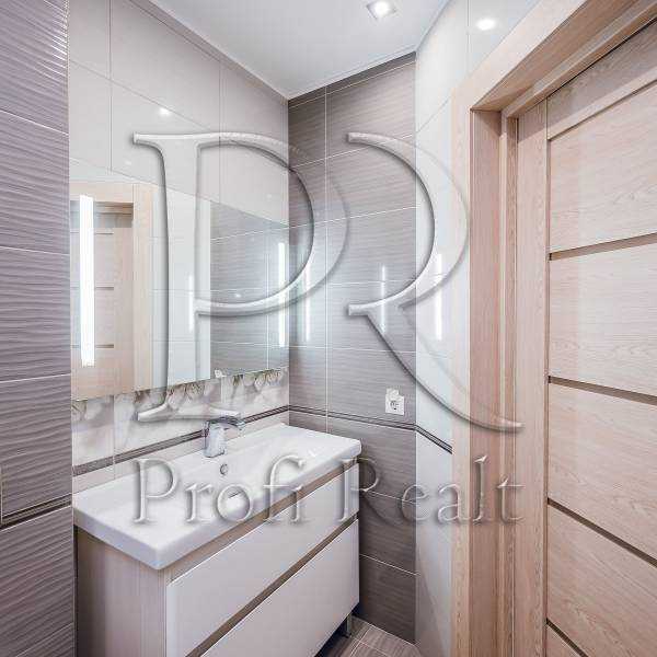 Продаж 3-кімнатної квартири 92 м², Жулянська вул., 1В