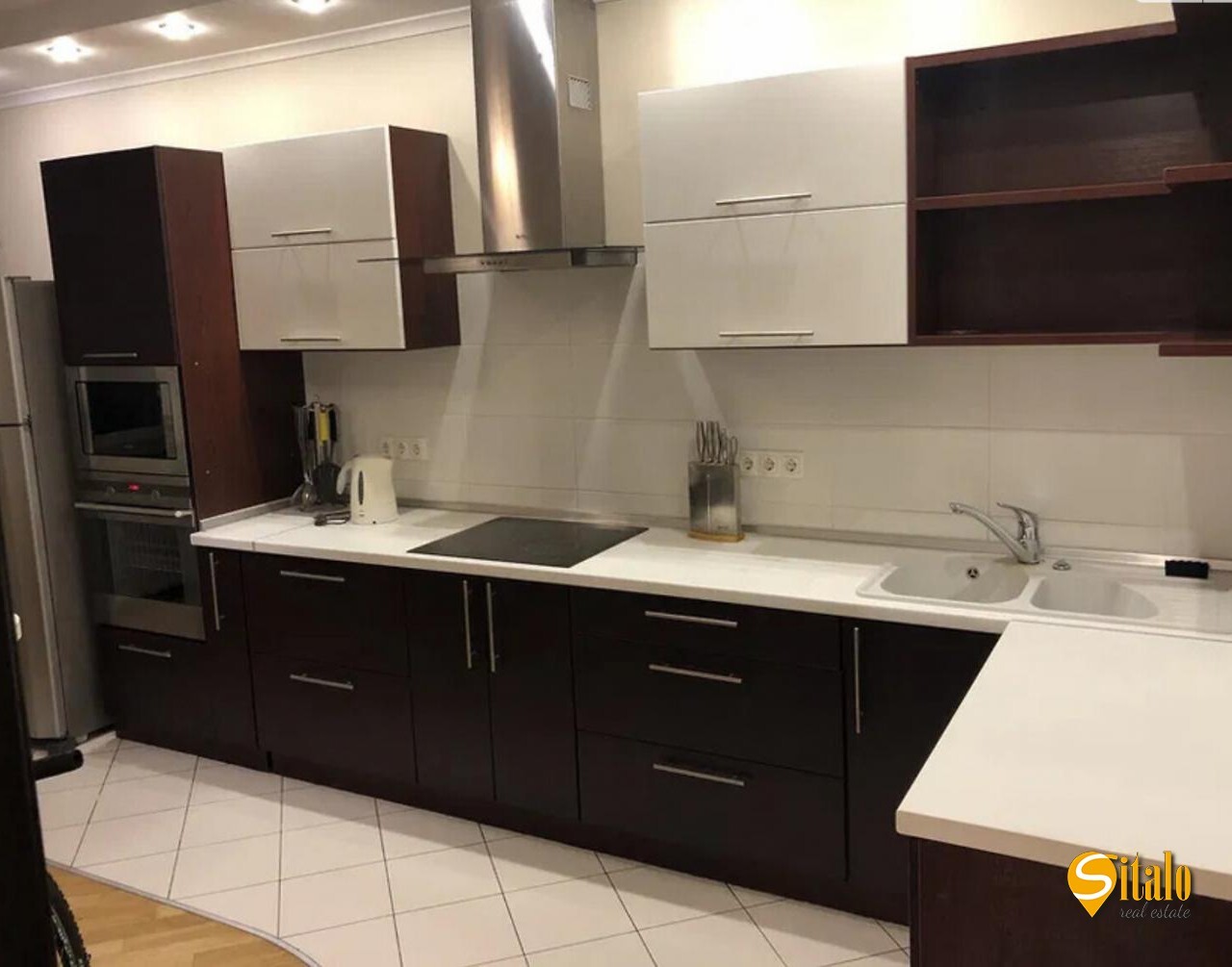 Продаж 2-кімнатної квартири 81.8 м², Дніпровська наб., 26