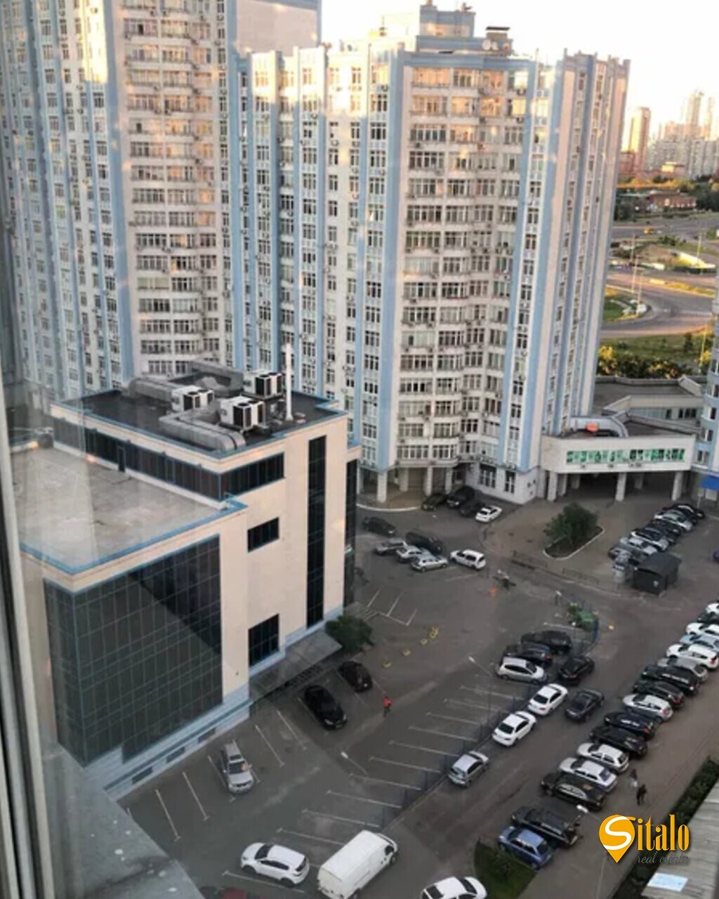 Продаж 2-кімнатної квартири 81.8 м², Дніпровська наб., 26