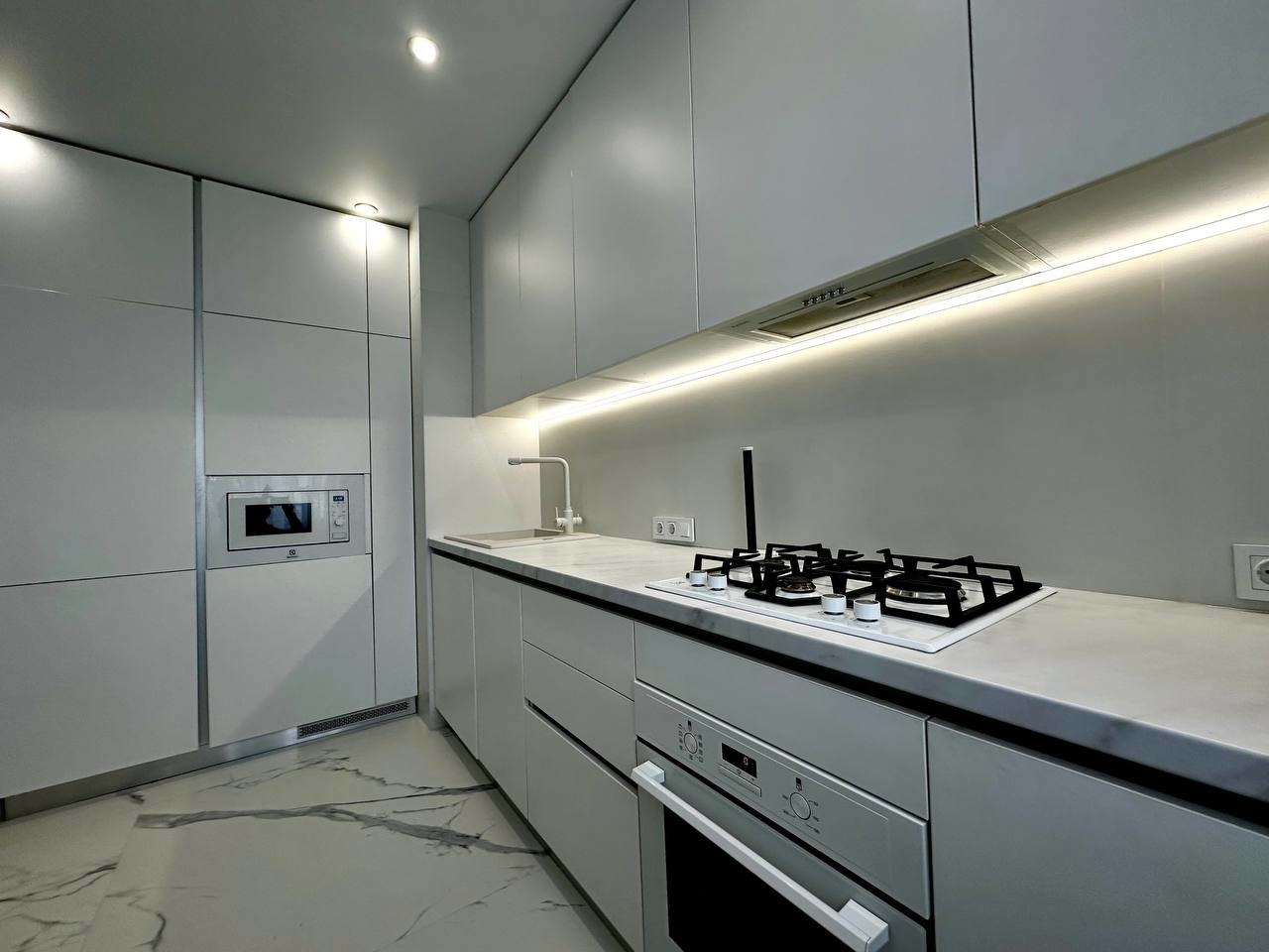 Продаж 3-кімнатної квартири 65 м², Новорічна вул., 53