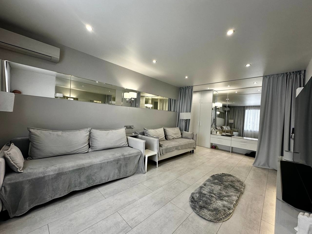 Продаж 3-кімнатної квартири 65 м², Новорічна вул., 53