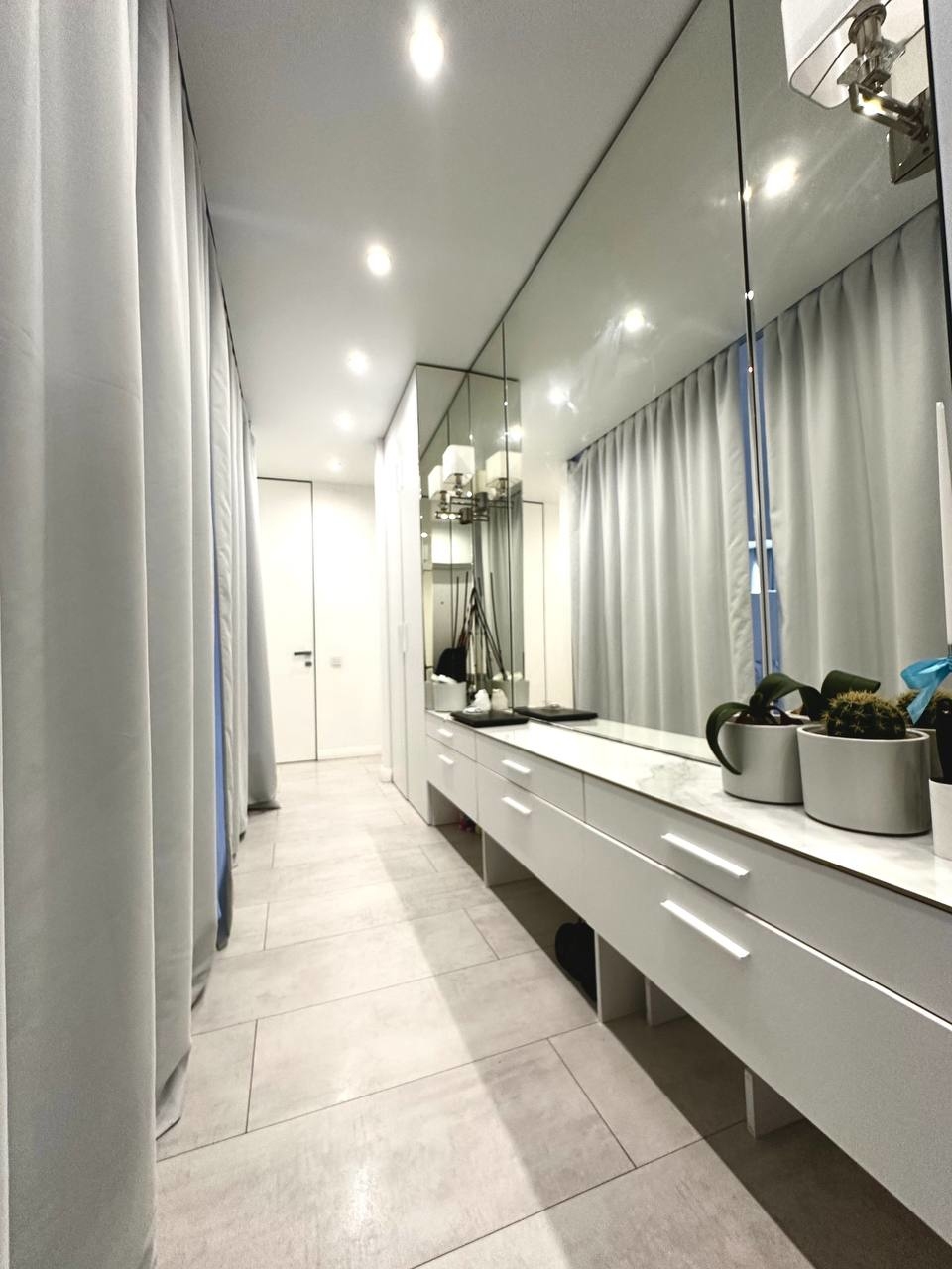 Продаж 3-кімнатної квартири 65 м², Новорічна вул., 53