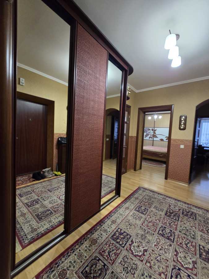 Продажа 3-комнатной квартиры 70 м², Академика Крымского ул., 4