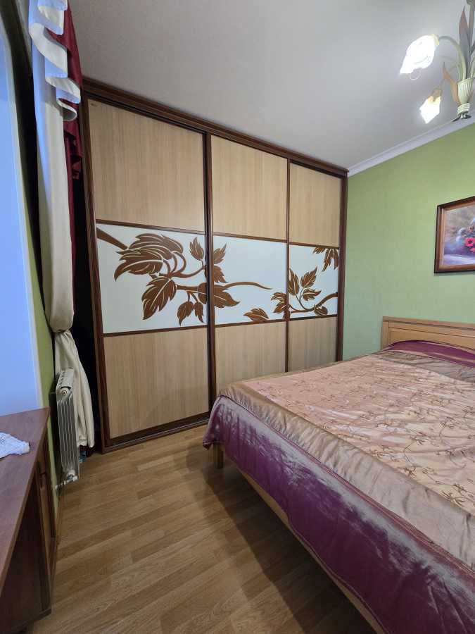 Продажа 3-комнатной квартиры 70 м², Академика Крымского ул., 4