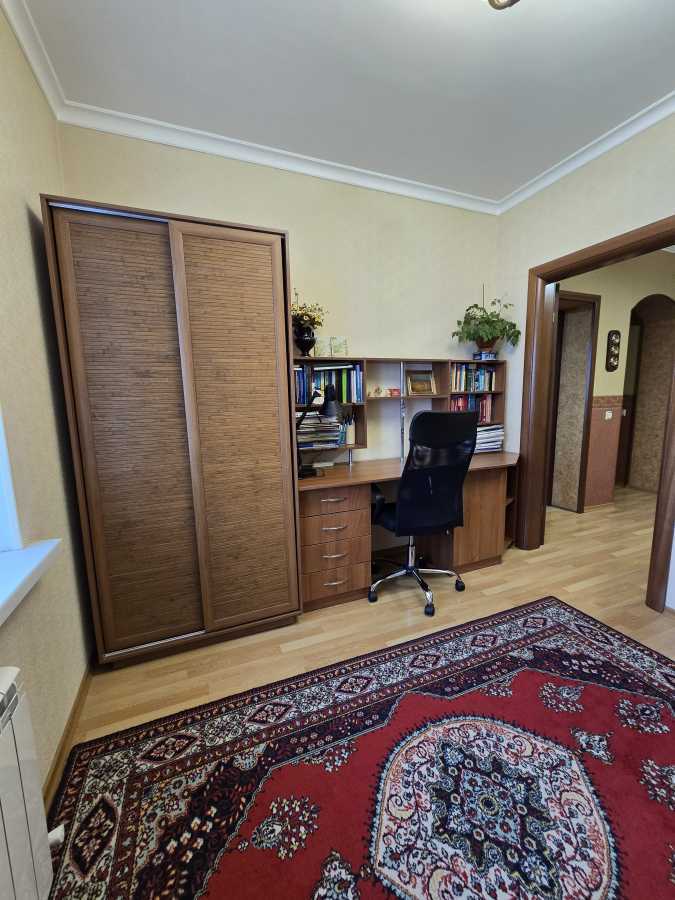 Продажа 3-комнатной квартиры 70 м², Академика Крымского ул., 4