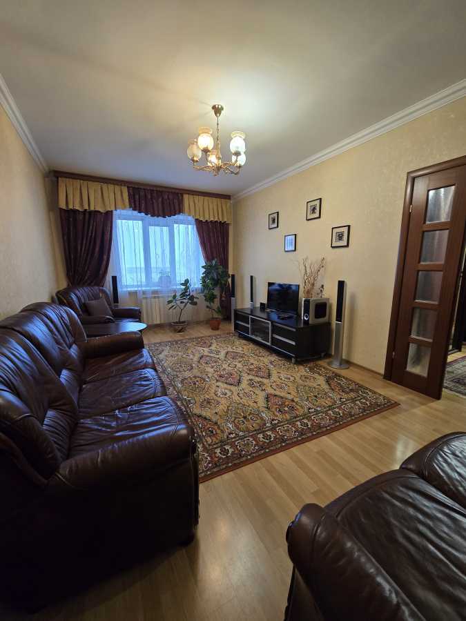 Продажа 3-комнатной квартиры 70 м², Академика Крымского ул., 4