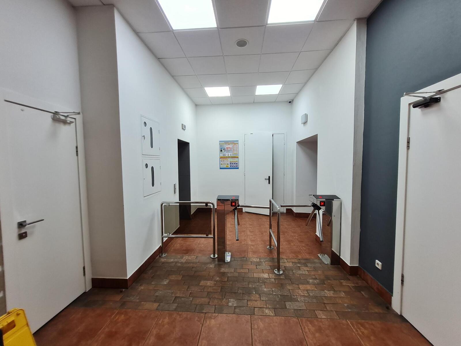 Оренда офісу 425 м², Іллінська вул.