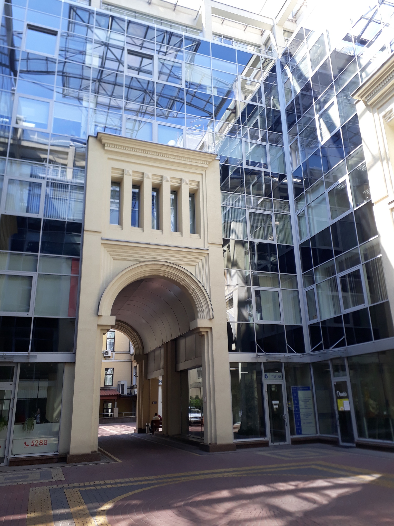 Оренда офісу 425 м², Іллінська вул.