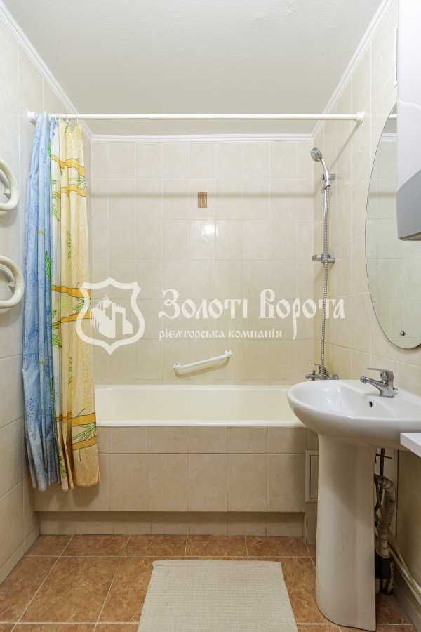 Продажа 3-комнатной квартиры 83 м², Кловский спуск, 18