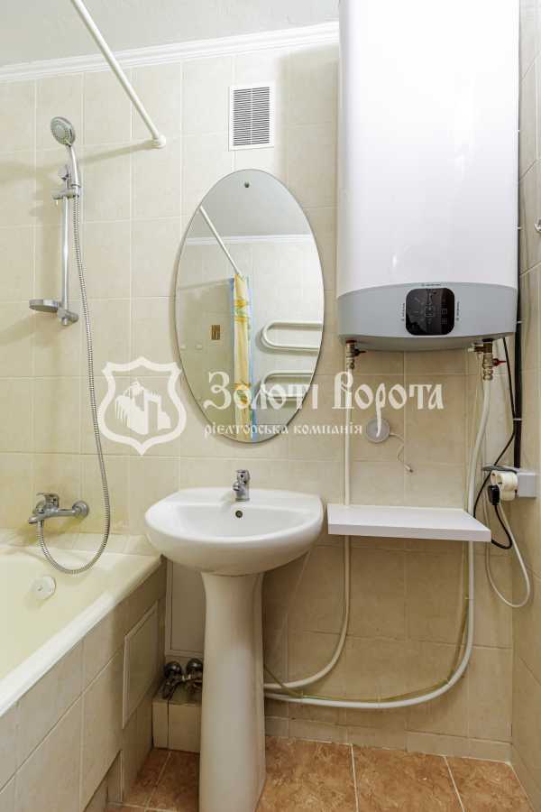 Продажа 3-комнатной квартиры 83 м², Кловский спуск, 18