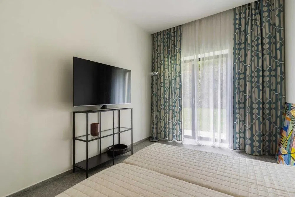 Оренда котеджу 405 м², Монтажників вул.