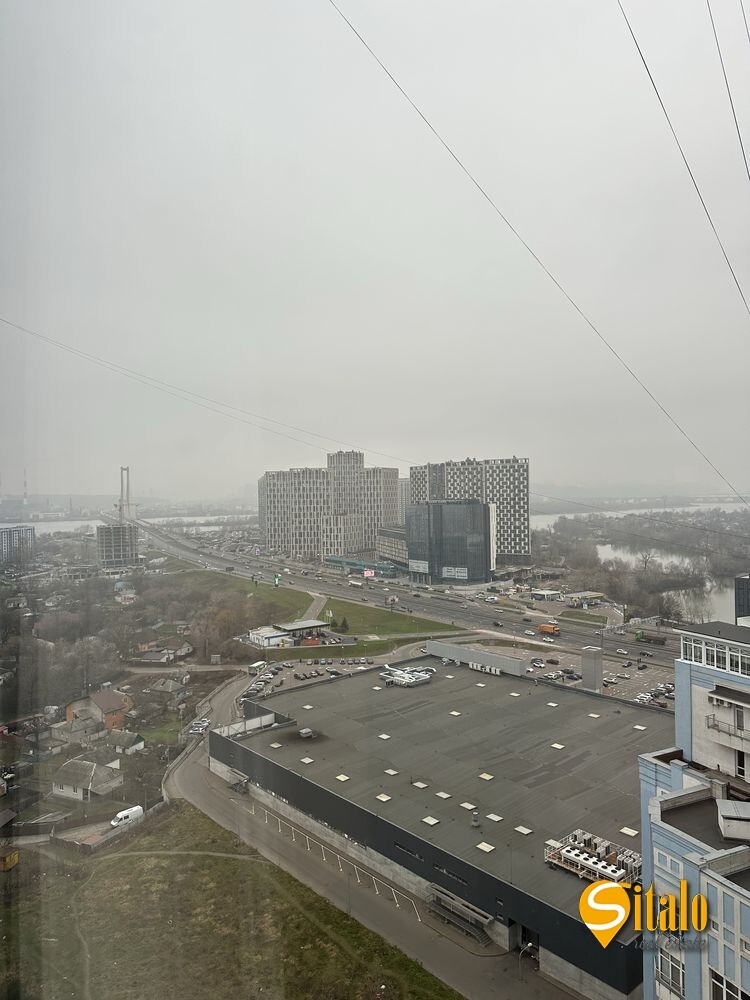 Продажа 3-комнатной квартиры 87 м², Днепровская наб., 26Б