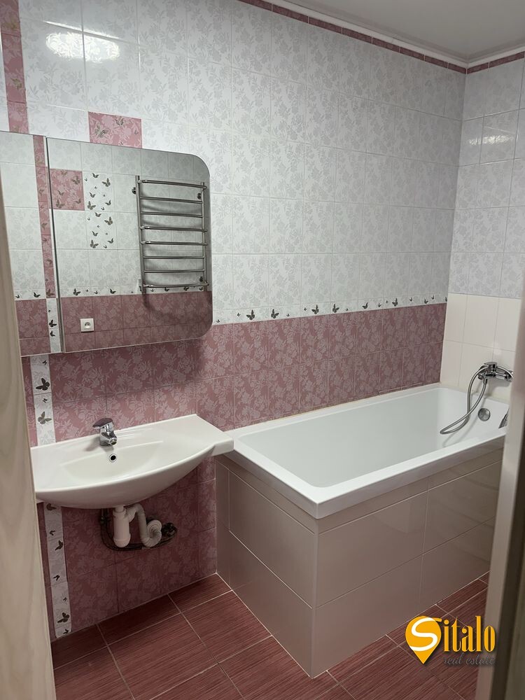 Продажа 3-комнатной квартиры 87 м², Днепровская наб., 26Б