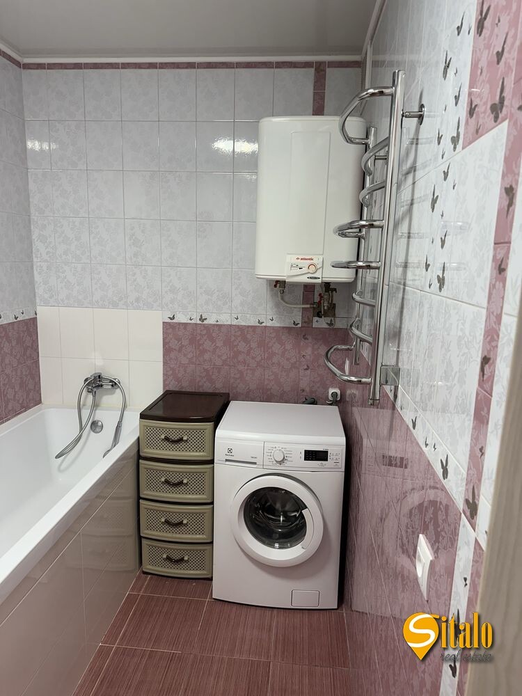 Продажа 3-комнатной квартиры 87 м², Днепровская наб., 26Б