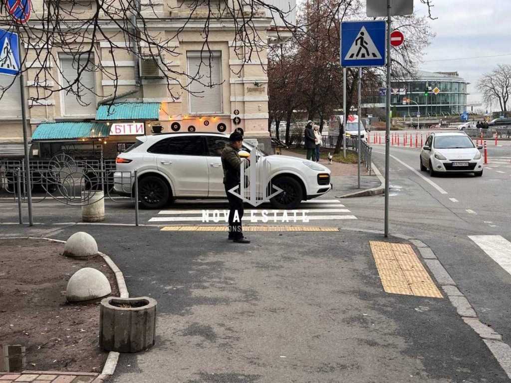 Аренда другого торгового помещения 50 м², Никольский пер., 1/25