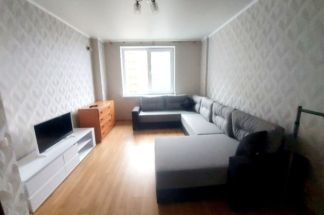 Аренда 1-комнатной квартиры 43 м², Небесной сотни просп.