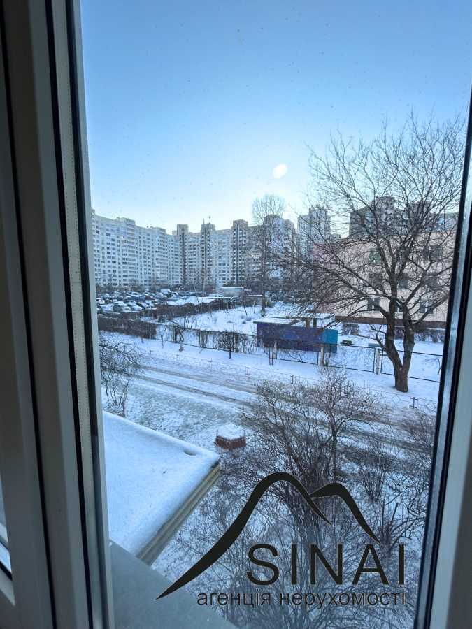 Продаж 3-кімнатної квартири 69.6 м², Котельникова вул., Драгоманова, 42А