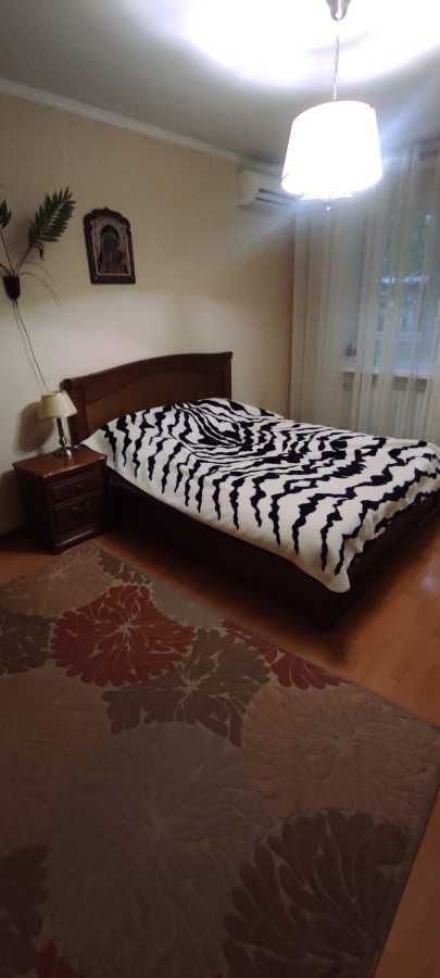 Продаж 3-кімнатної квартири 74 м², Тополь 1 вул., 15