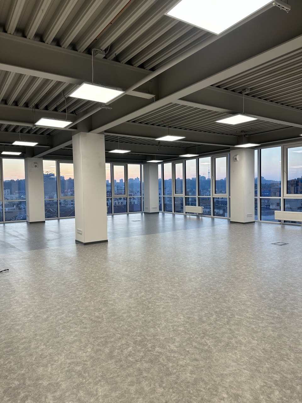 Оренда офісу 500 м², Почайнинська вул.