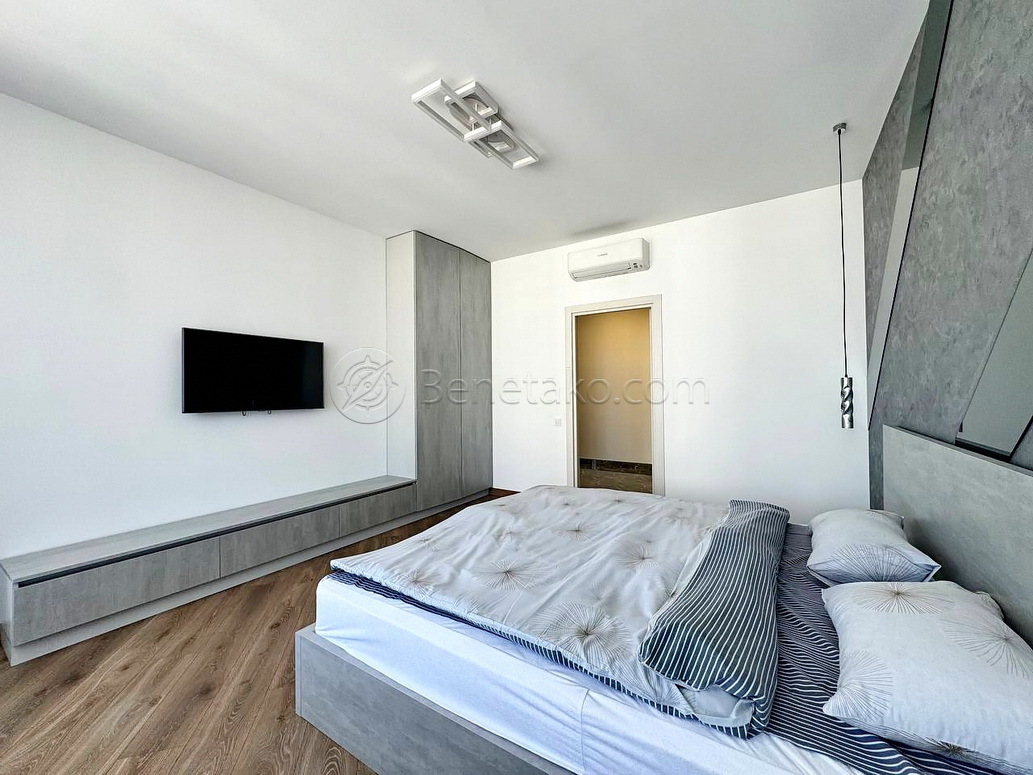 Аренда 3-комнатной квартиры 90 м², Каманина ул., 16А/5