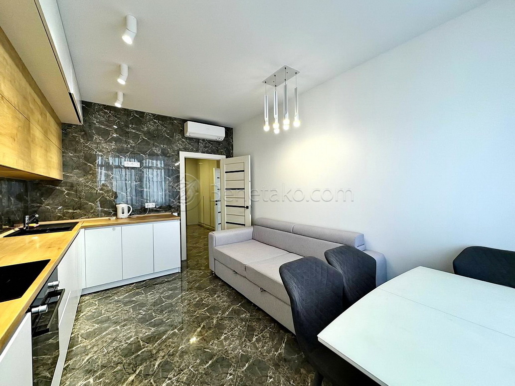 Аренда 3-комнатной квартиры 90 м², Каманина ул., 16А/5